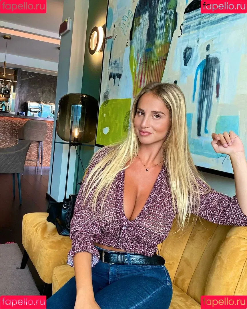 Maria Arreghini Onlyfans Photo Gallery 