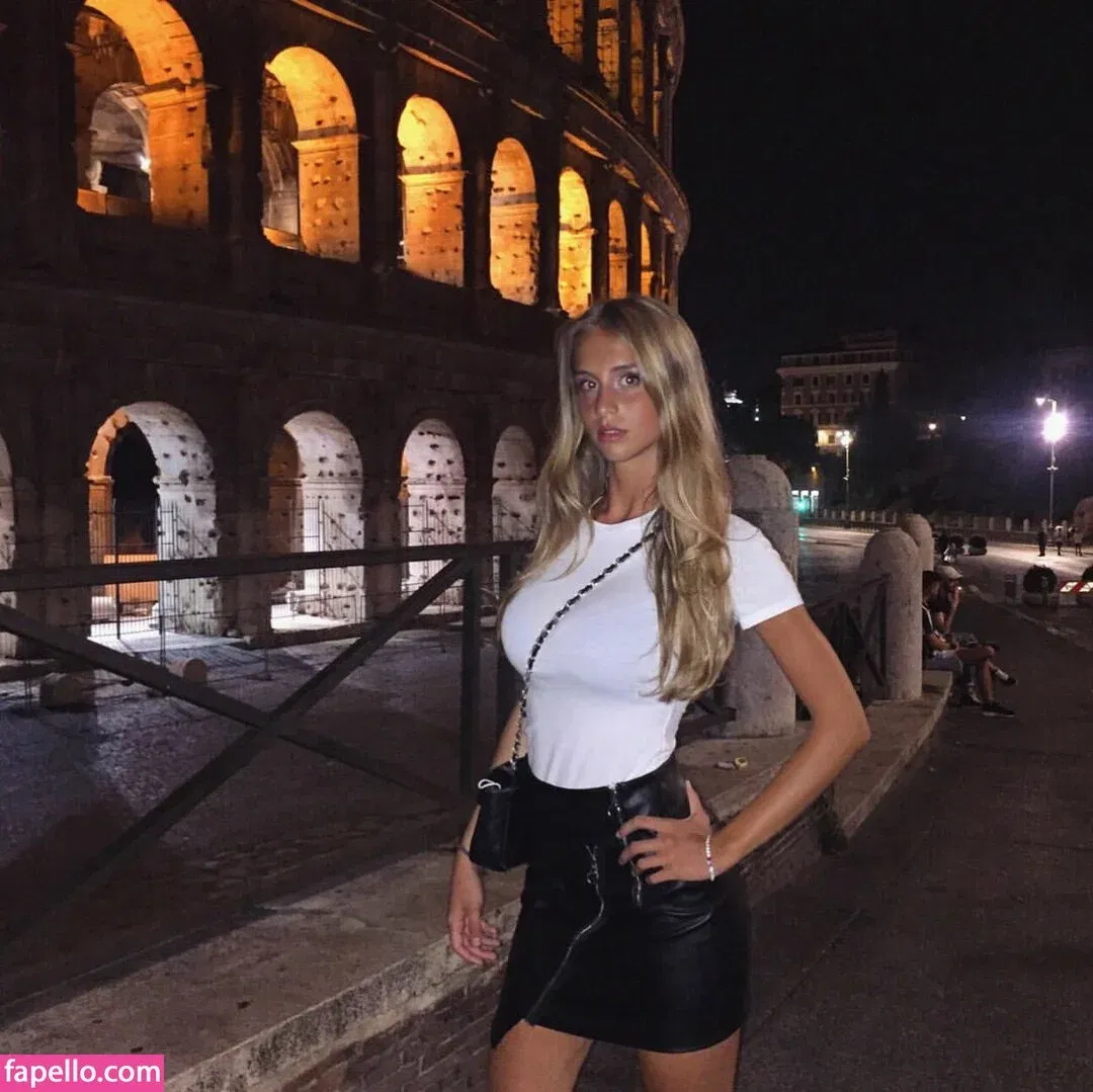 Maria Arreghini Onlyfans Photo Gallery 