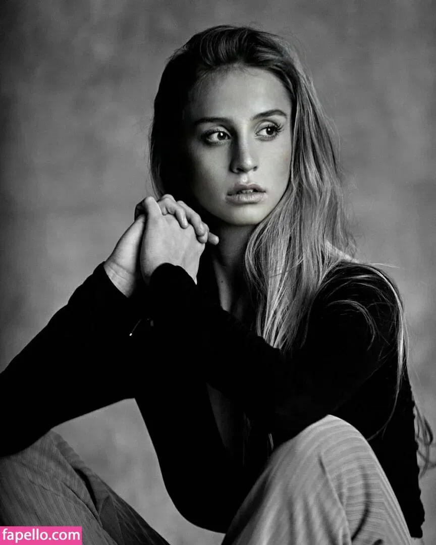 Maria Arreghini Onlyfans Photo Gallery 