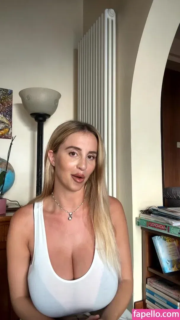 Maria Arreghini Onlyfans Photo Gallery 