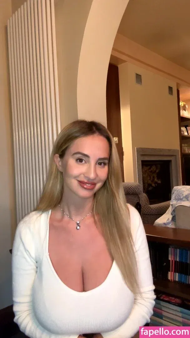 Maria Arreghini Onlyfans Photo Gallery 