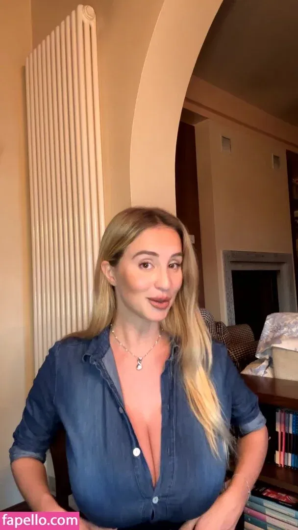 Maria Arreghini Onlyfans Photo Gallery 