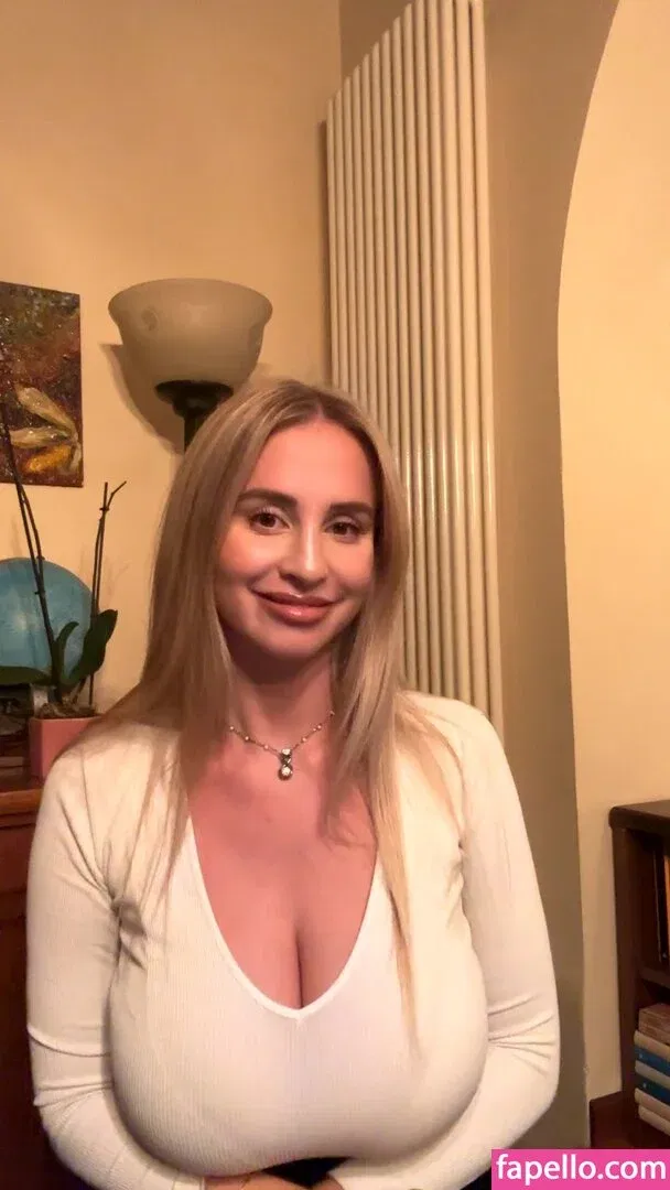 Maria Arreghini Onlyfans Photo Gallery 