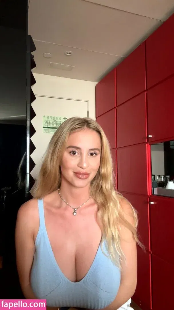 Maria Arreghini Onlyfans Photo Gallery 