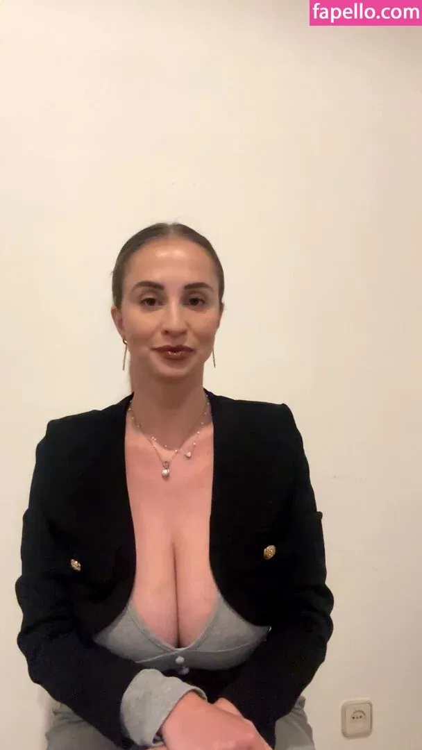 Maria Arreghini Onlyfans Photo Gallery 