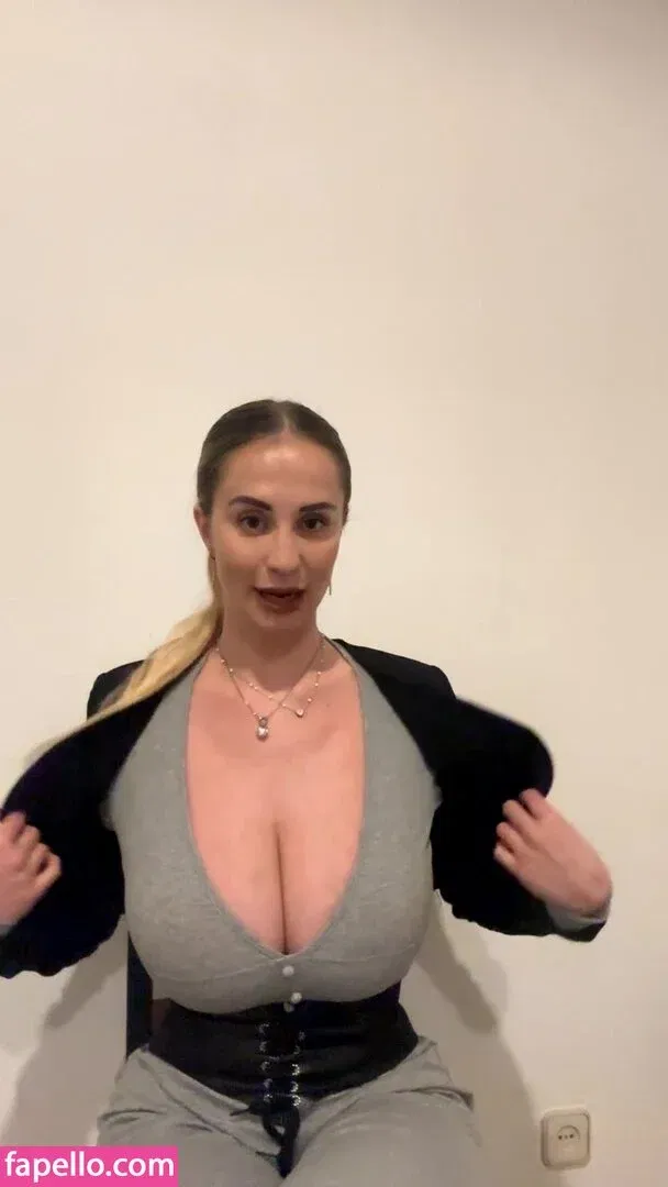 Maria Arreghini Onlyfans Photo Gallery 