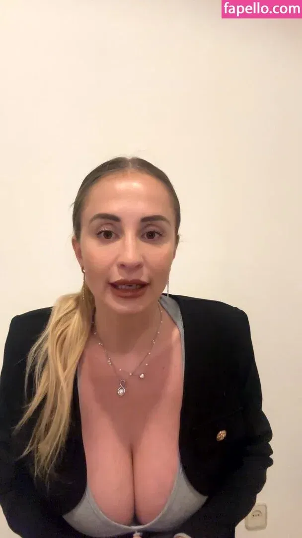 Maria Arreghini Onlyfans Photo Gallery 