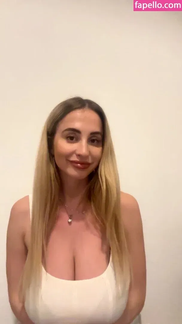 Maria Arreghini Onlyfans Photo Gallery 