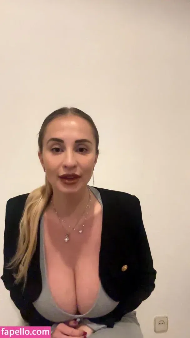 Maria Arreghini Onlyfans Photo Gallery 