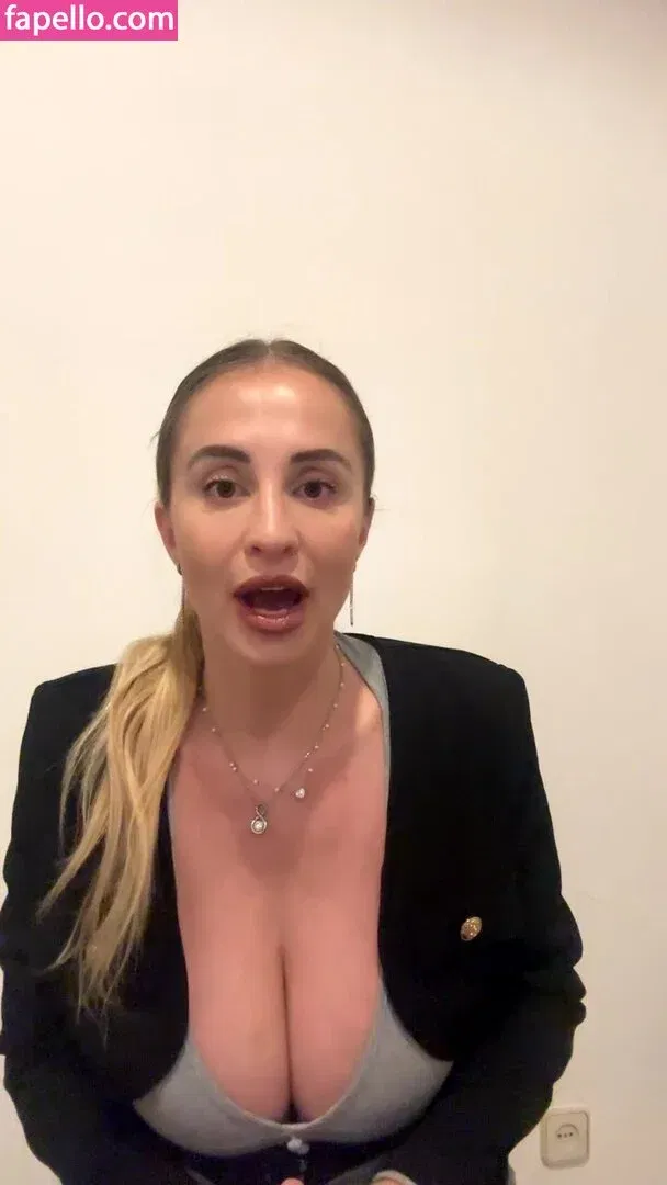 Maria Arreghini Onlyfans Photo Gallery 