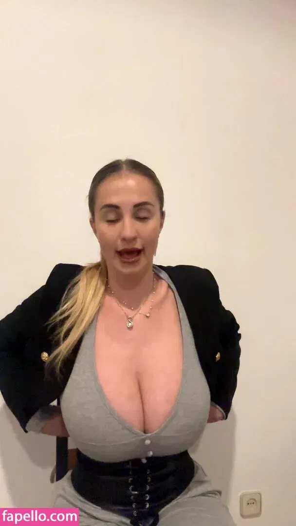 Maria Arreghini Onlyfans Photo Gallery 