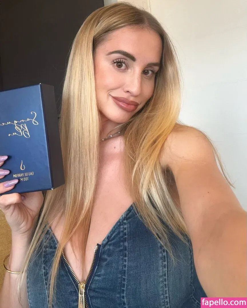 Maria Arreghini Onlyfans Photo Gallery 