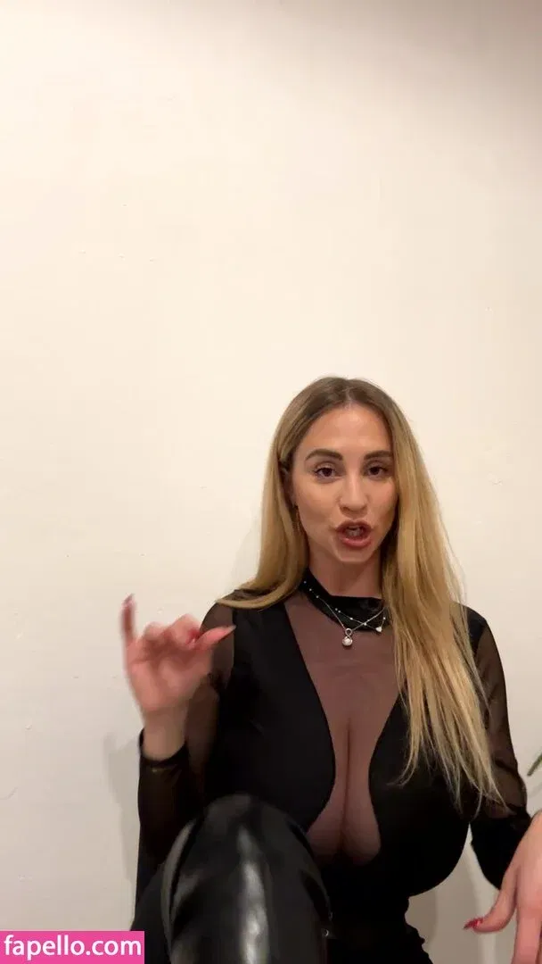 Maria Arreghini Onlyfans Photo Gallery 