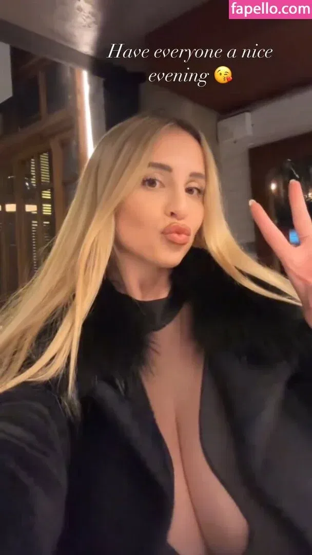 Maria Arreghini Onlyfans Photo Gallery 