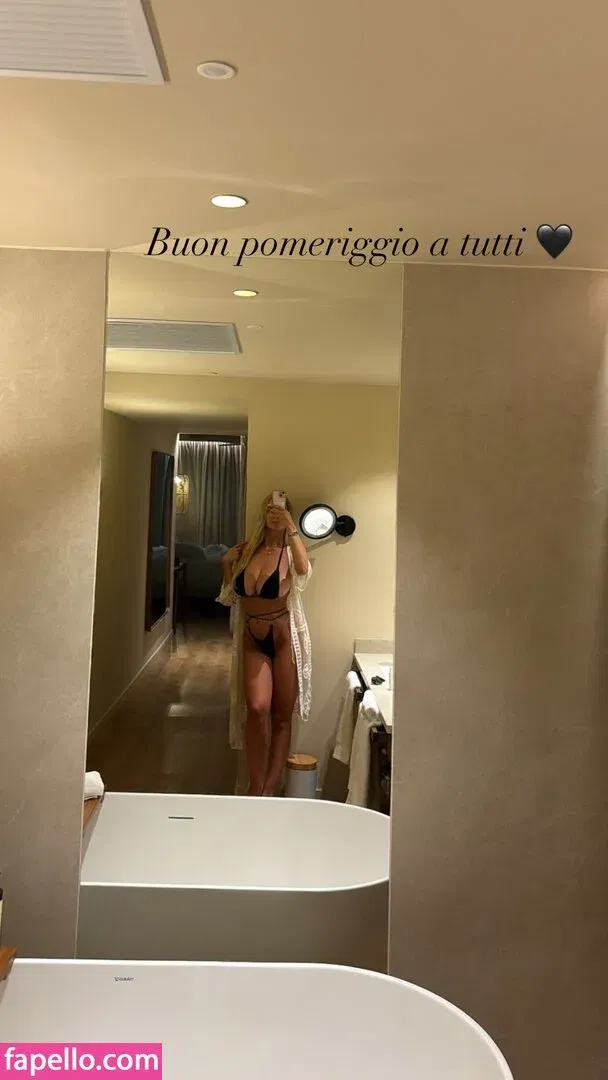 Maria Arreghini Onlyfans Photo Gallery 