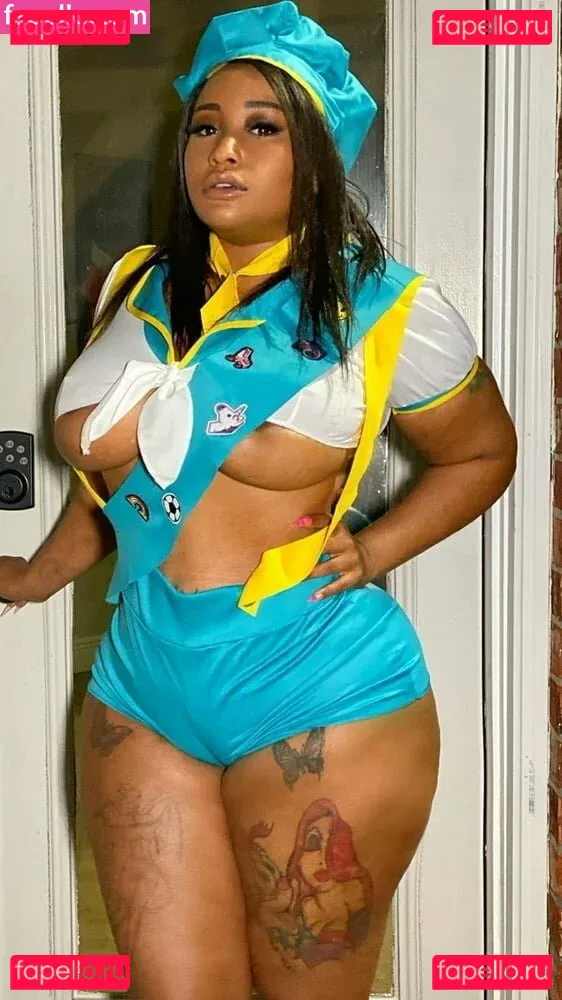 MsNikiarenee Onlyfans Photo Gallery 