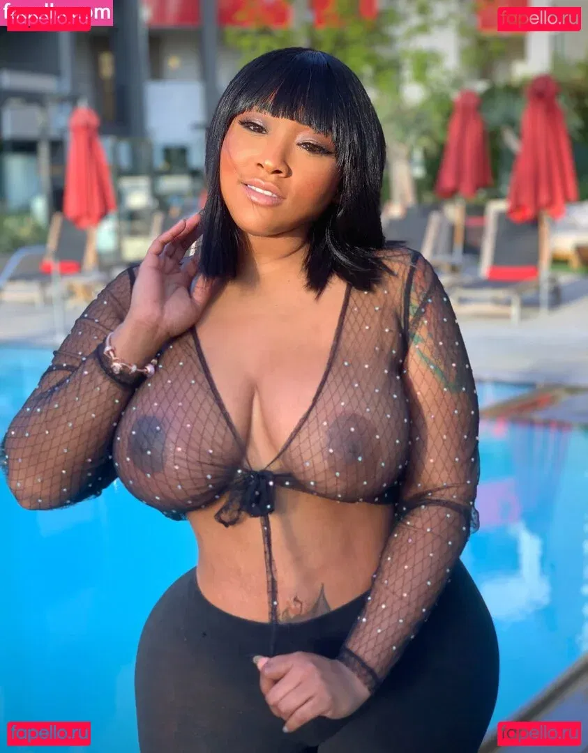 MsNikiarenee Onlyfans Photo Gallery 