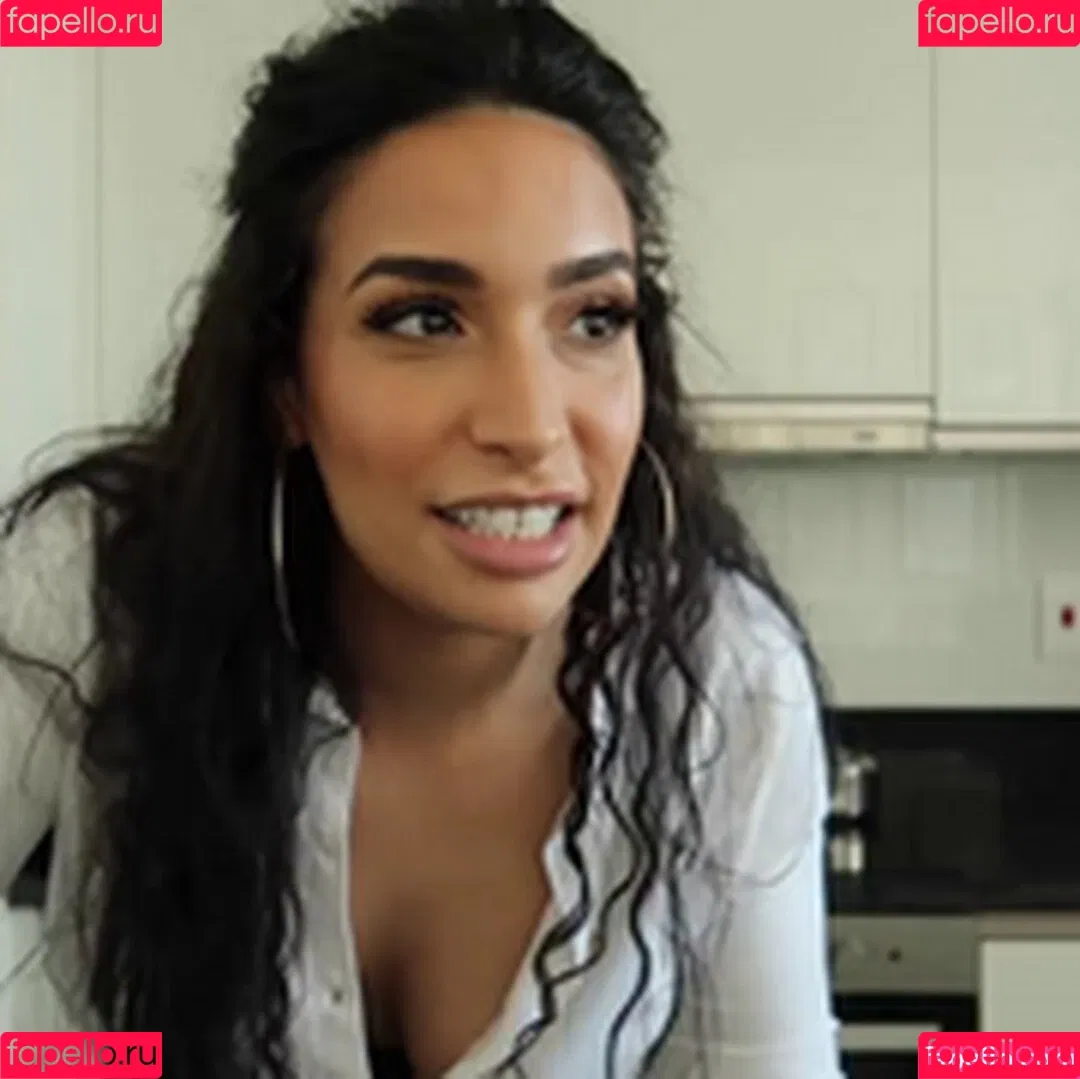 Lamiya Slimani Onlyfans Photo Gallery 