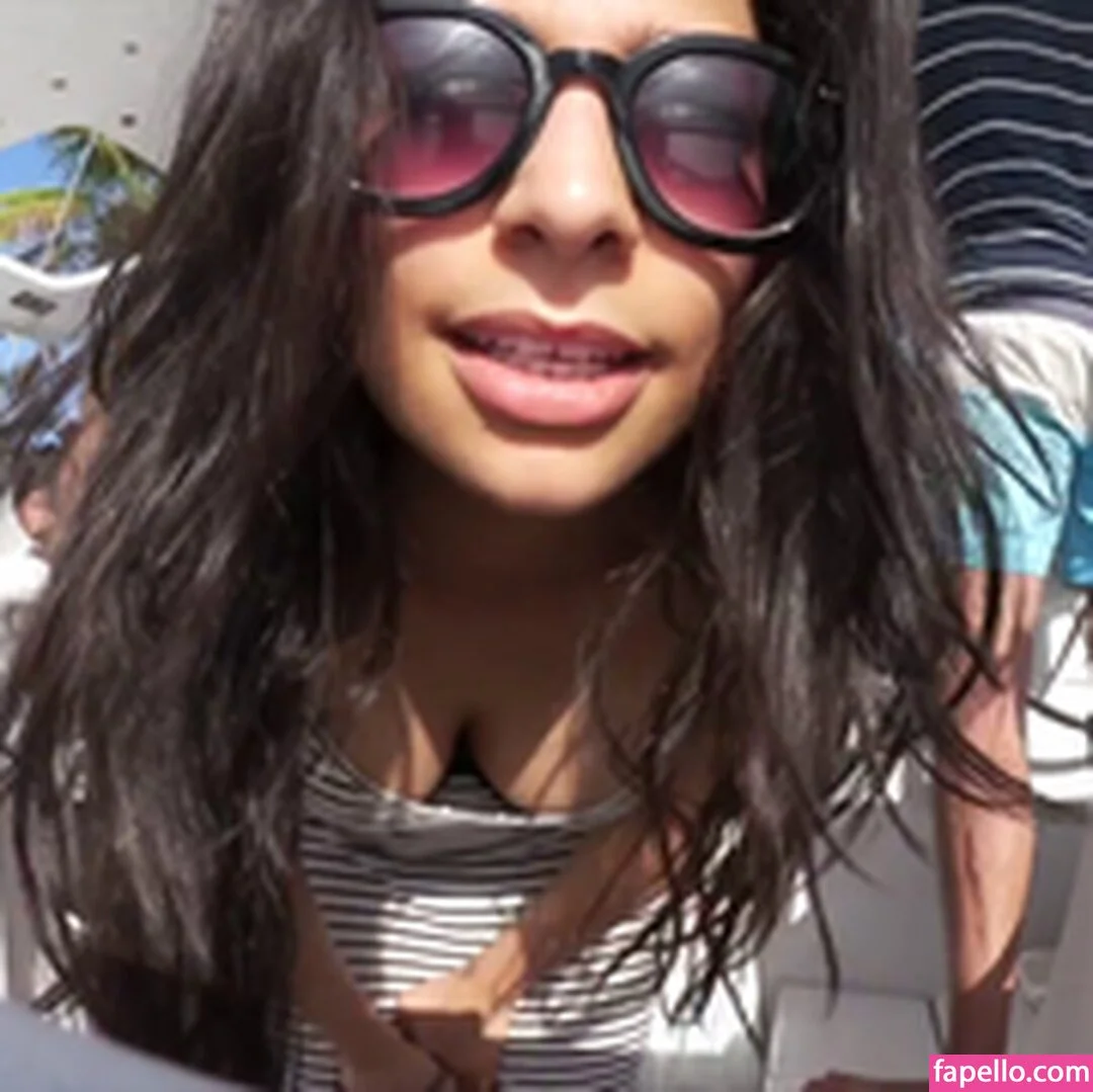 Lamiya Slimani Onlyfans Photo Gallery 