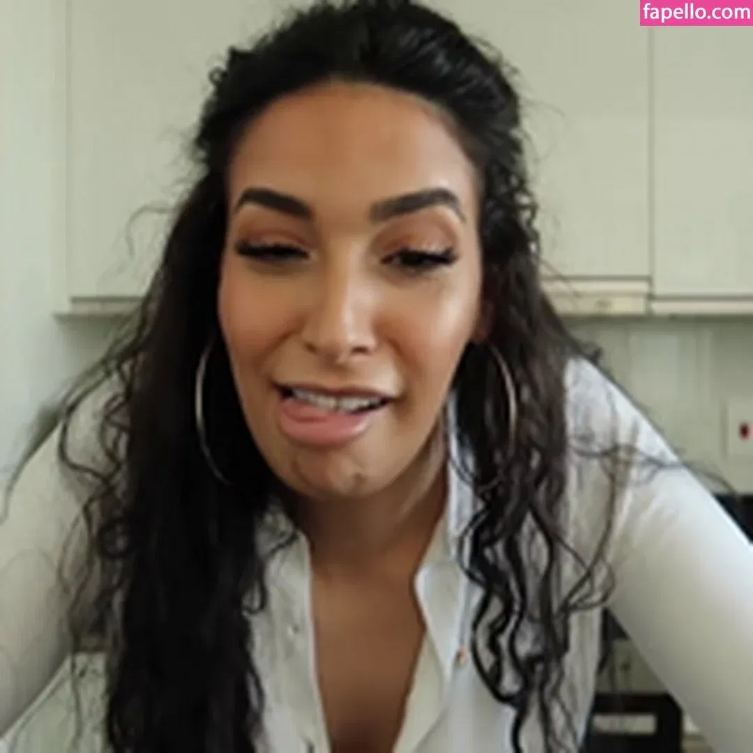 Lamiya Slimani Onlyfans Photo Gallery 