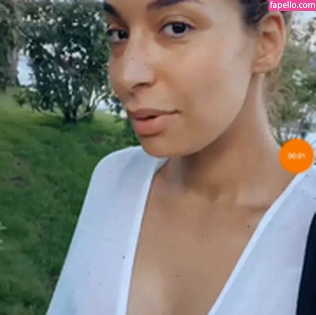 Lamiya Slimani Onlyfans Photo Gallery 