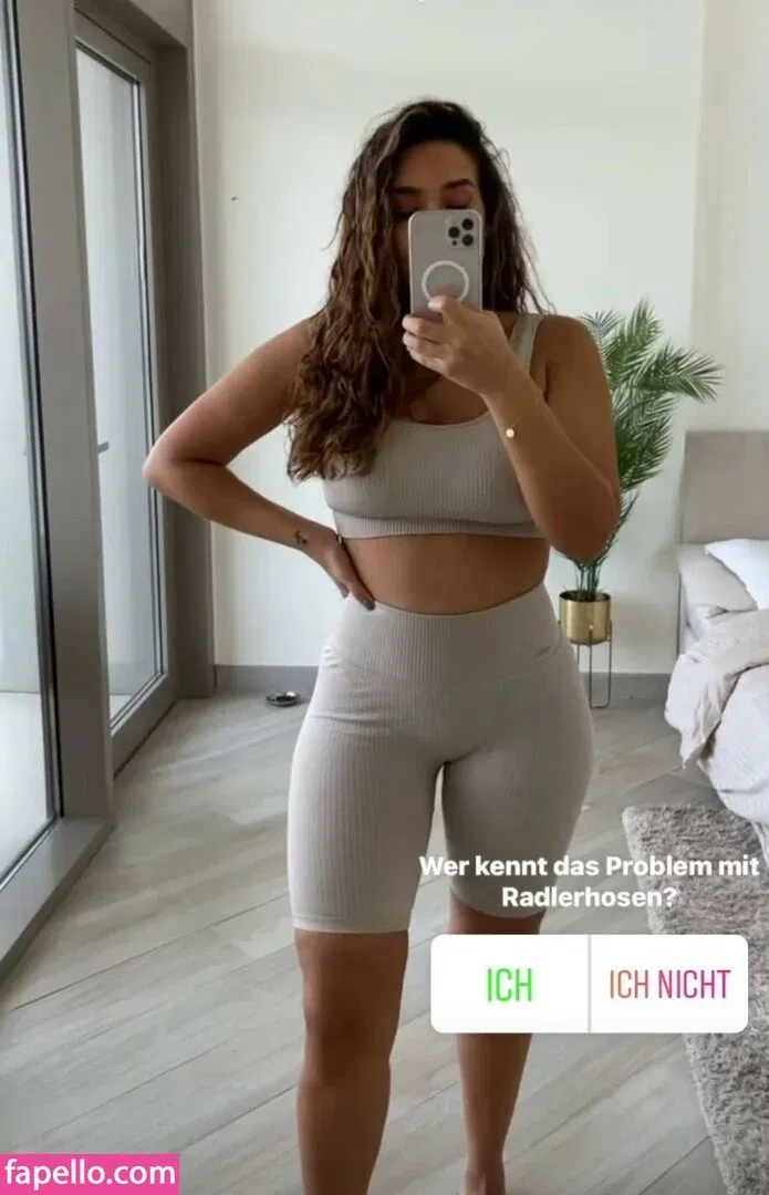 Lamiya Slimani Onlyfans Photo Gallery 