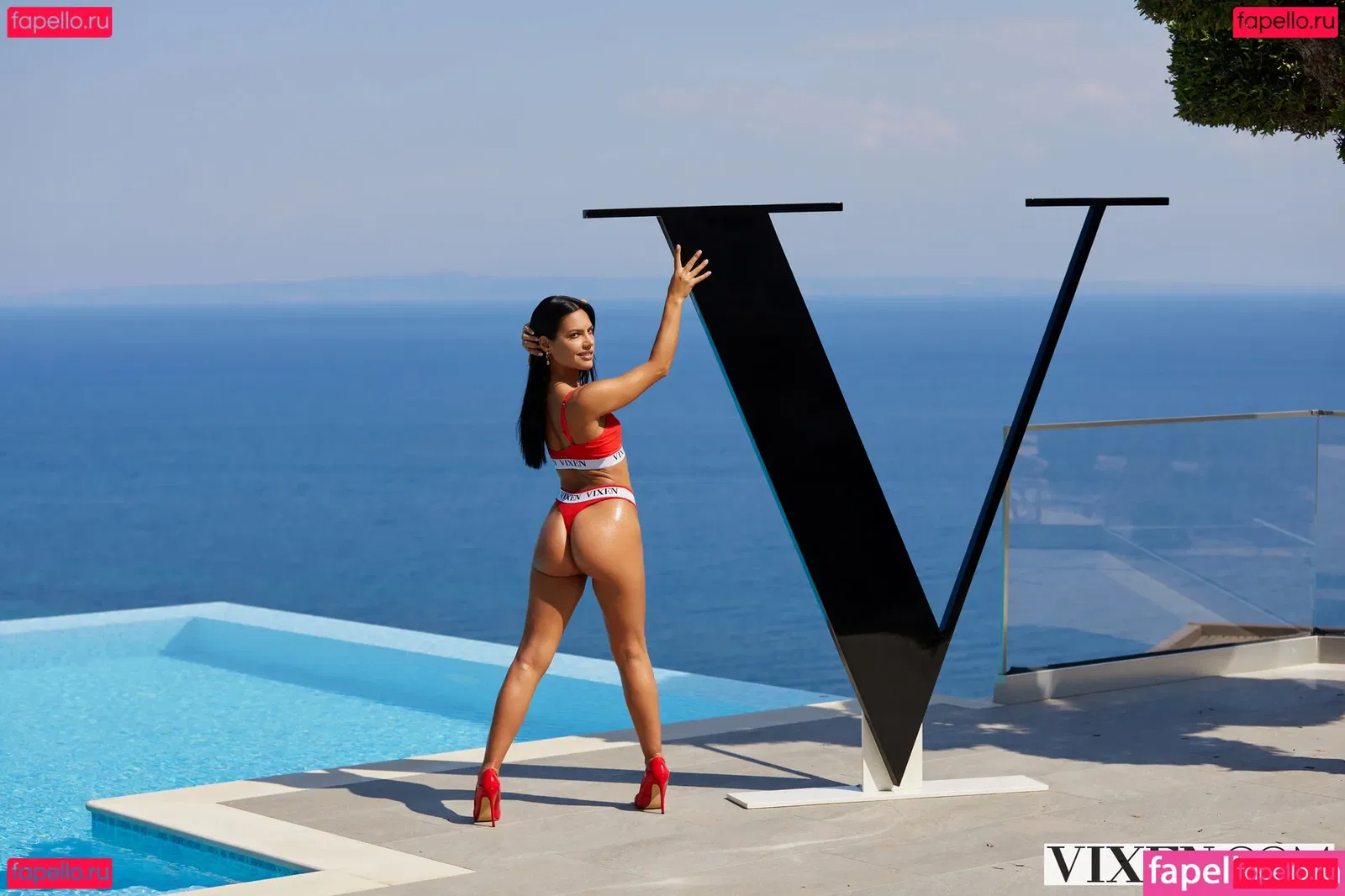 Apolonia Lapiedra Onlyfans Photo Gallery 