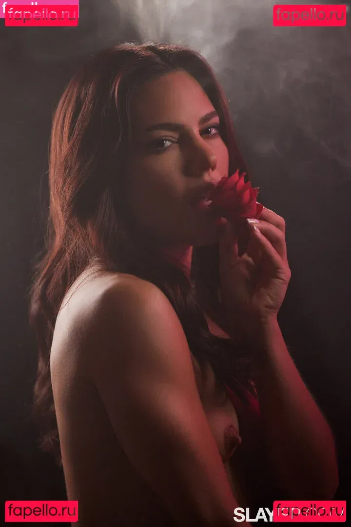 Apolonia Lapiedra Onlyfans Photo Gallery 