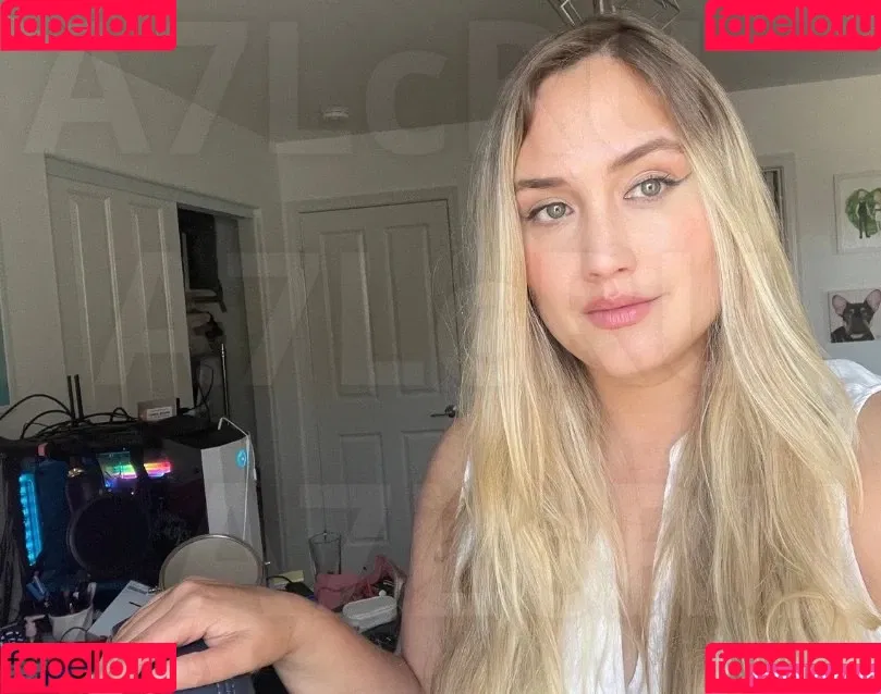Naomi Kyle Onlyfans Photo Gallery 