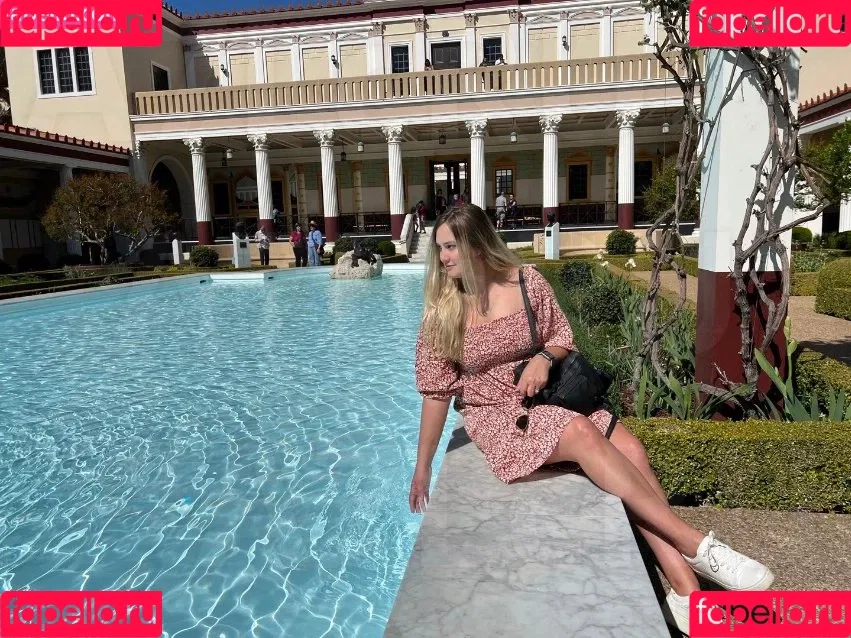 Naomi Kyle Onlyfans Photo Gallery 
