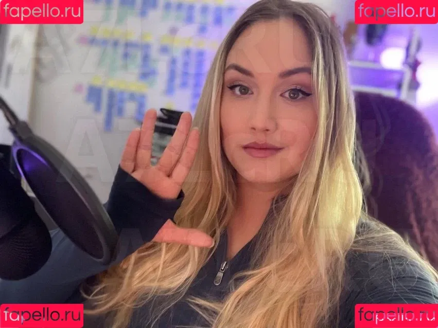 Naomi Kyle Onlyfans Photo Gallery 