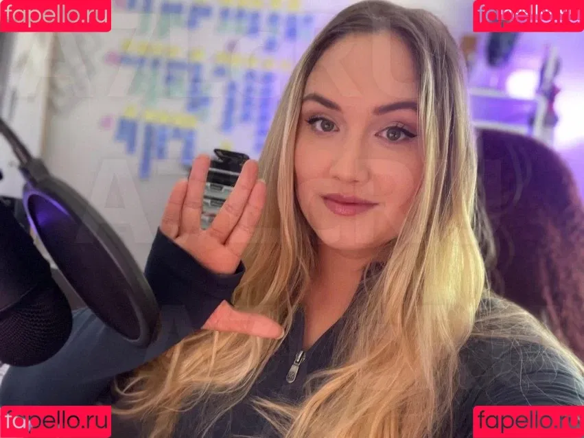 Naomi Kyle Onlyfans Photo Gallery 