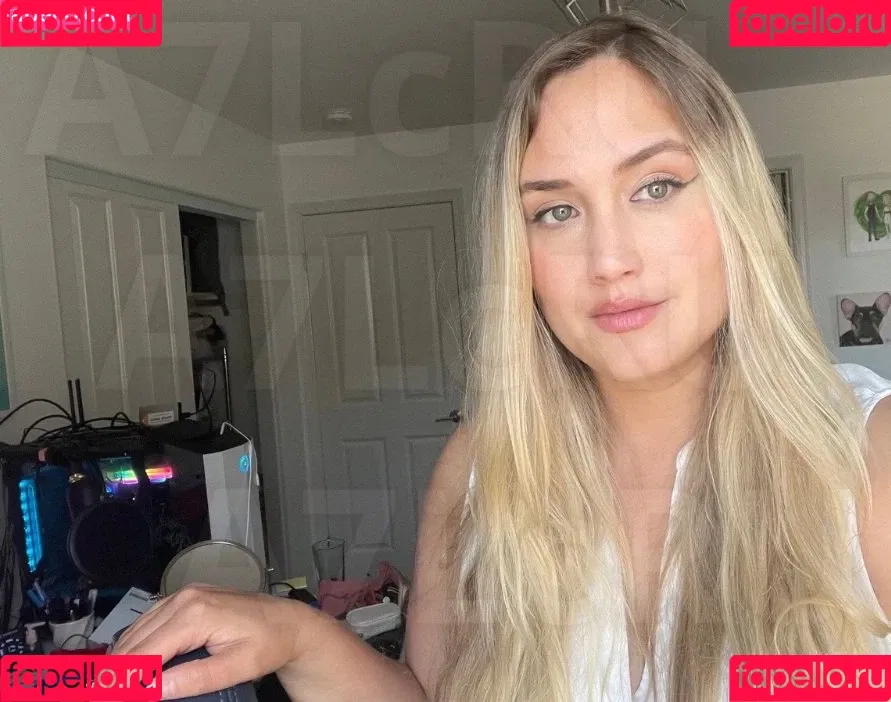 Naomi Kyle Onlyfans Photo Gallery 