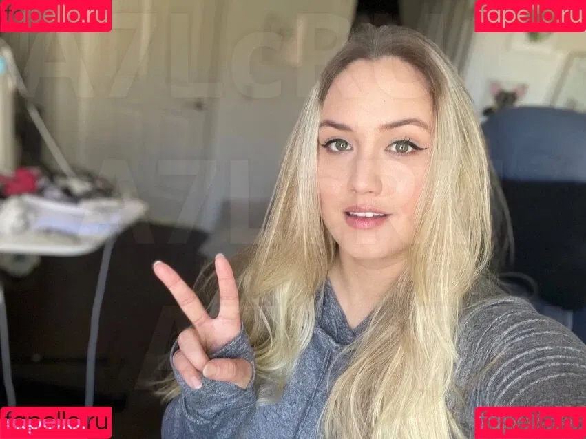 Naomi Kyle Onlyfans Photo Gallery 