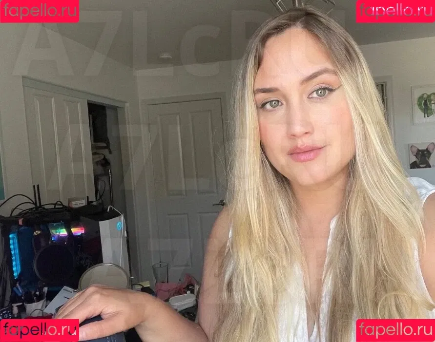 Naomi Kyle Onlyfans Photo Gallery 