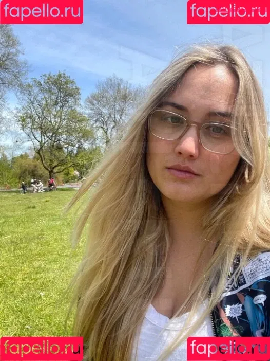 Naomi Kyle Onlyfans Photo Gallery 