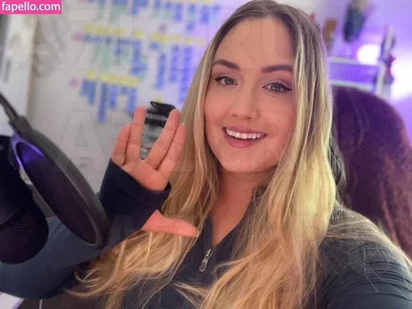 Naomi Kyle Onlyfans Photo Gallery 