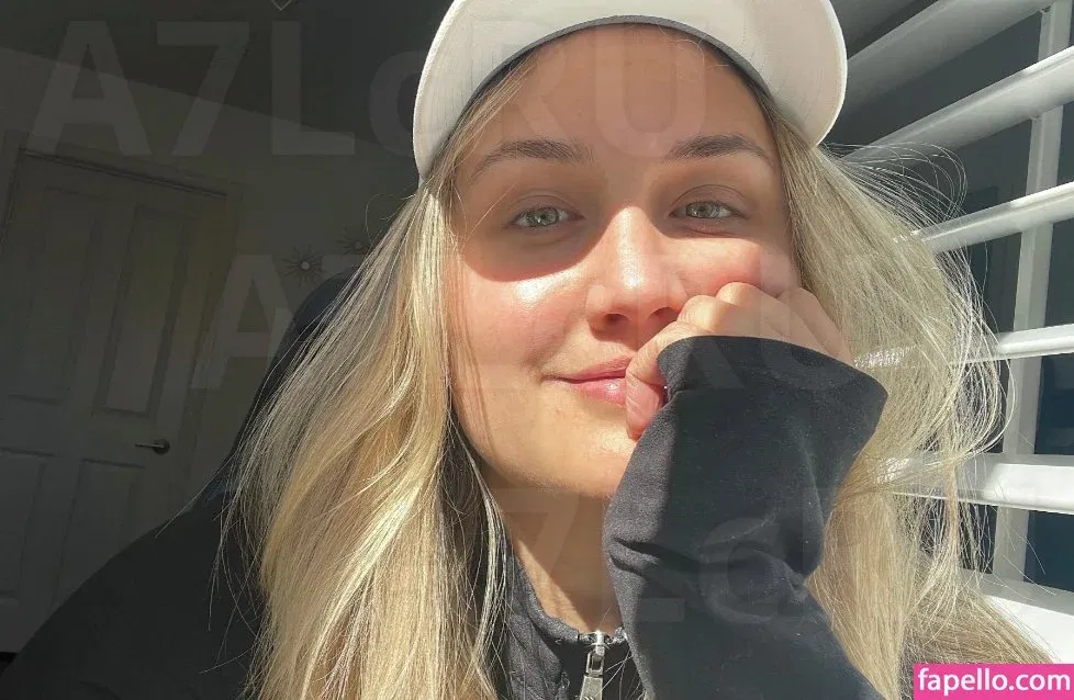 Naomi Kyle Onlyfans Photo Gallery 