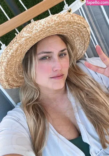 Naomi Kyle Onlyfans Photo Gallery 