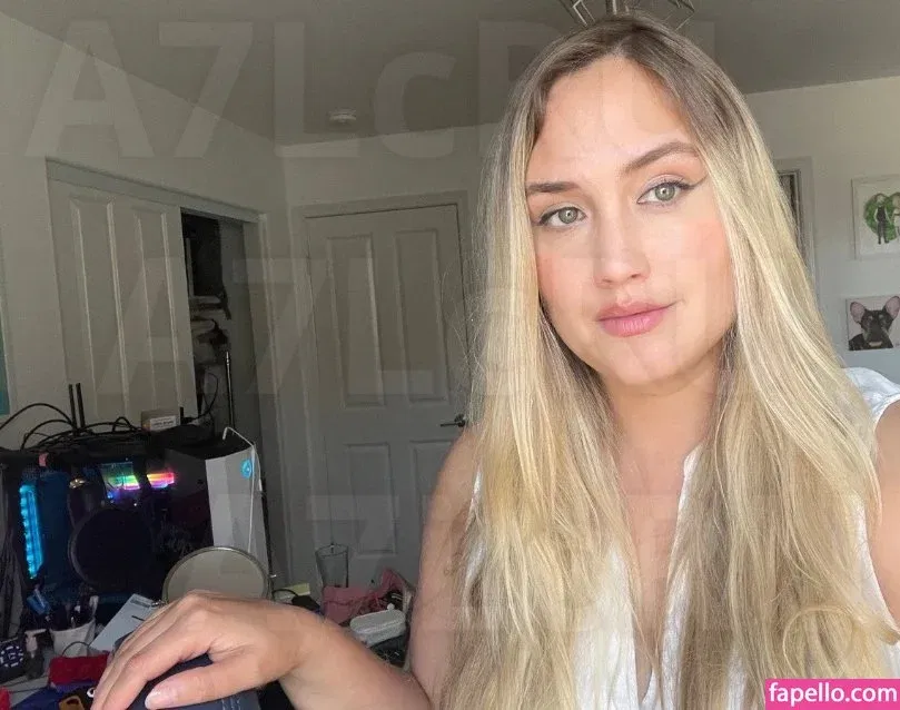 Naomi Kyle Onlyfans Photo Gallery 