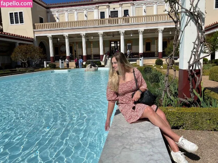 Naomi Kyle Onlyfans Photo Gallery 