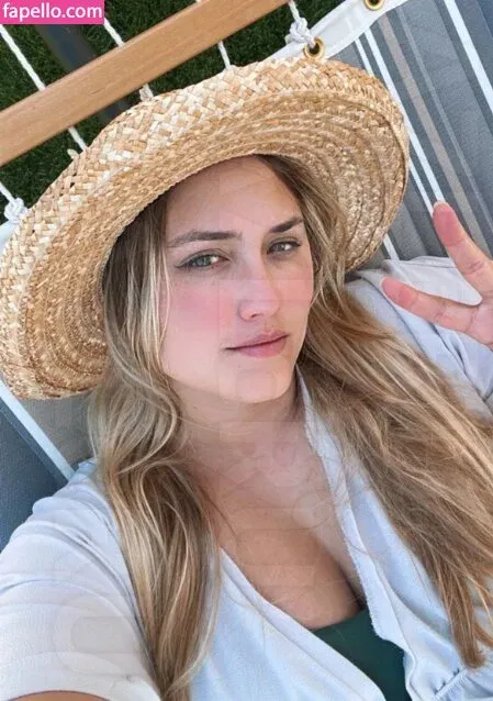 Naomi Kyle Onlyfans Photo Gallery 