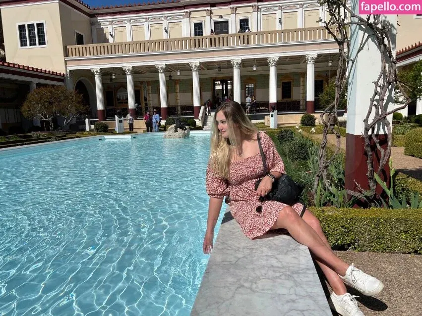 Naomi Kyle Onlyfans Photo Gallery 