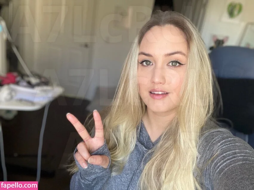 Naomi Kyle Onlyfans Photo Gallery 