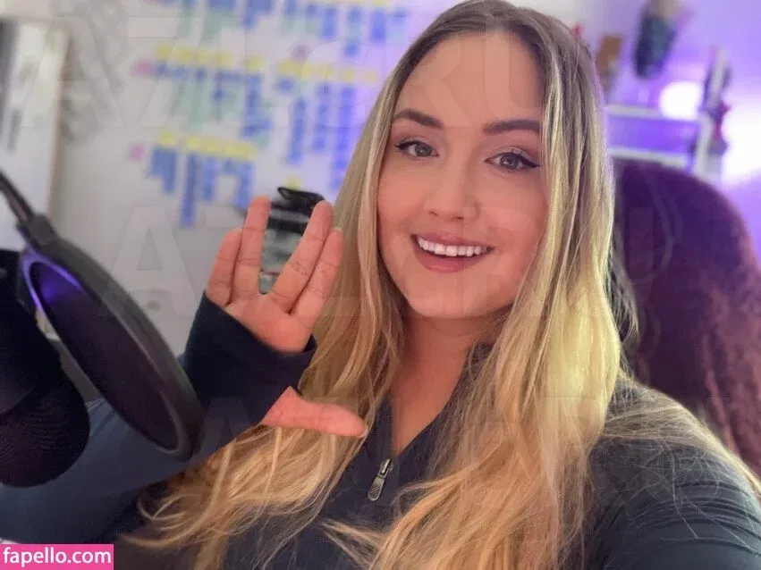 Naomi Kyle Onlyfans Photo Gallery 