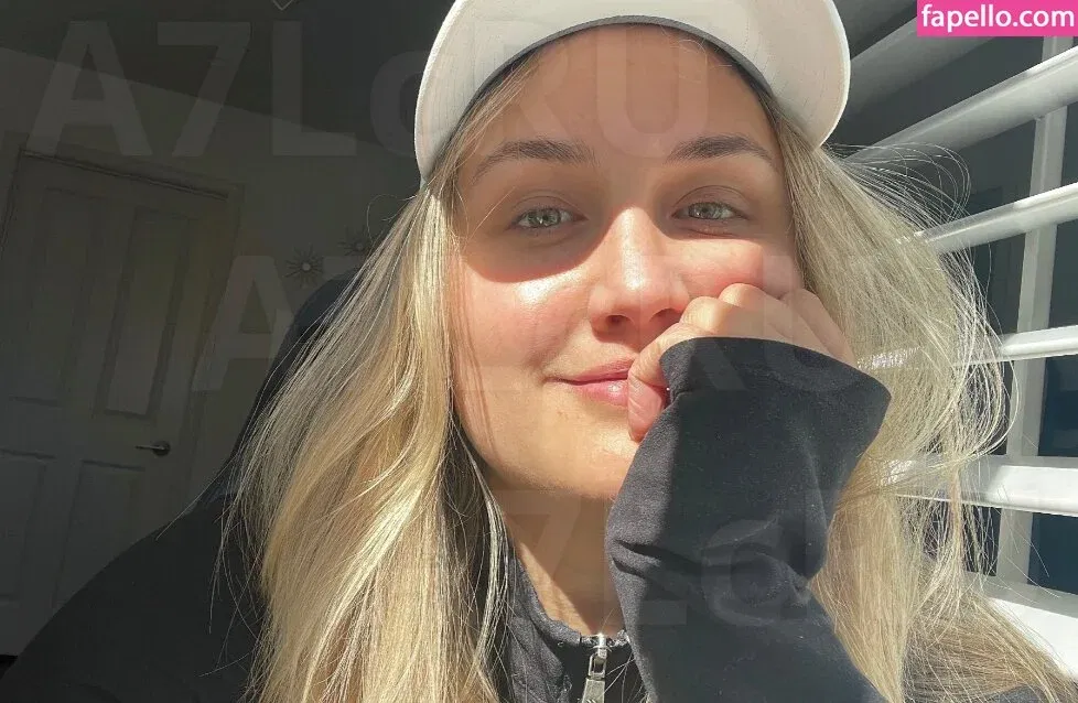 Naomi Kyle Onlyfans Photo Gallery 