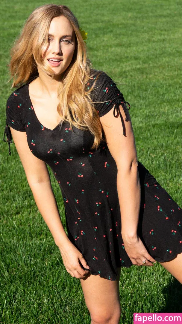 Naomi Kyle Onlyfans Photo Gallery 