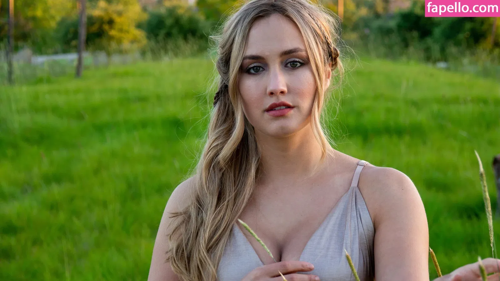 Naomi Kyle Onlyfans Photo Gallery 