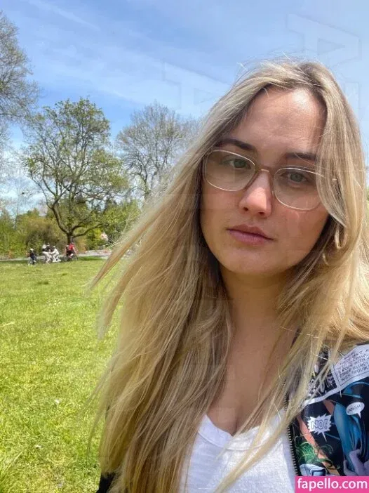 Naomi Kyle Onlyfans Photo Gallery 