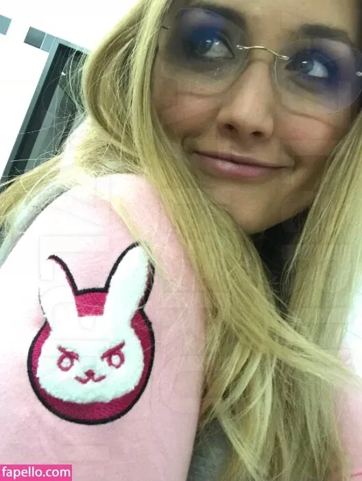 Naomi Kyle Onlyfans Photo Gallery 